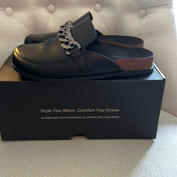 Vionic comfort brand black mules- worn once! Super stylish! - Picture 4 of 11